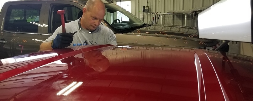 auto tech paintless dent repair