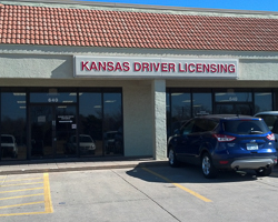 dept motor vehicles office in Andover, KS - do i report a car accident to the dmv