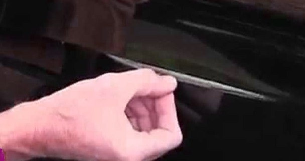 fingernail scratch in car